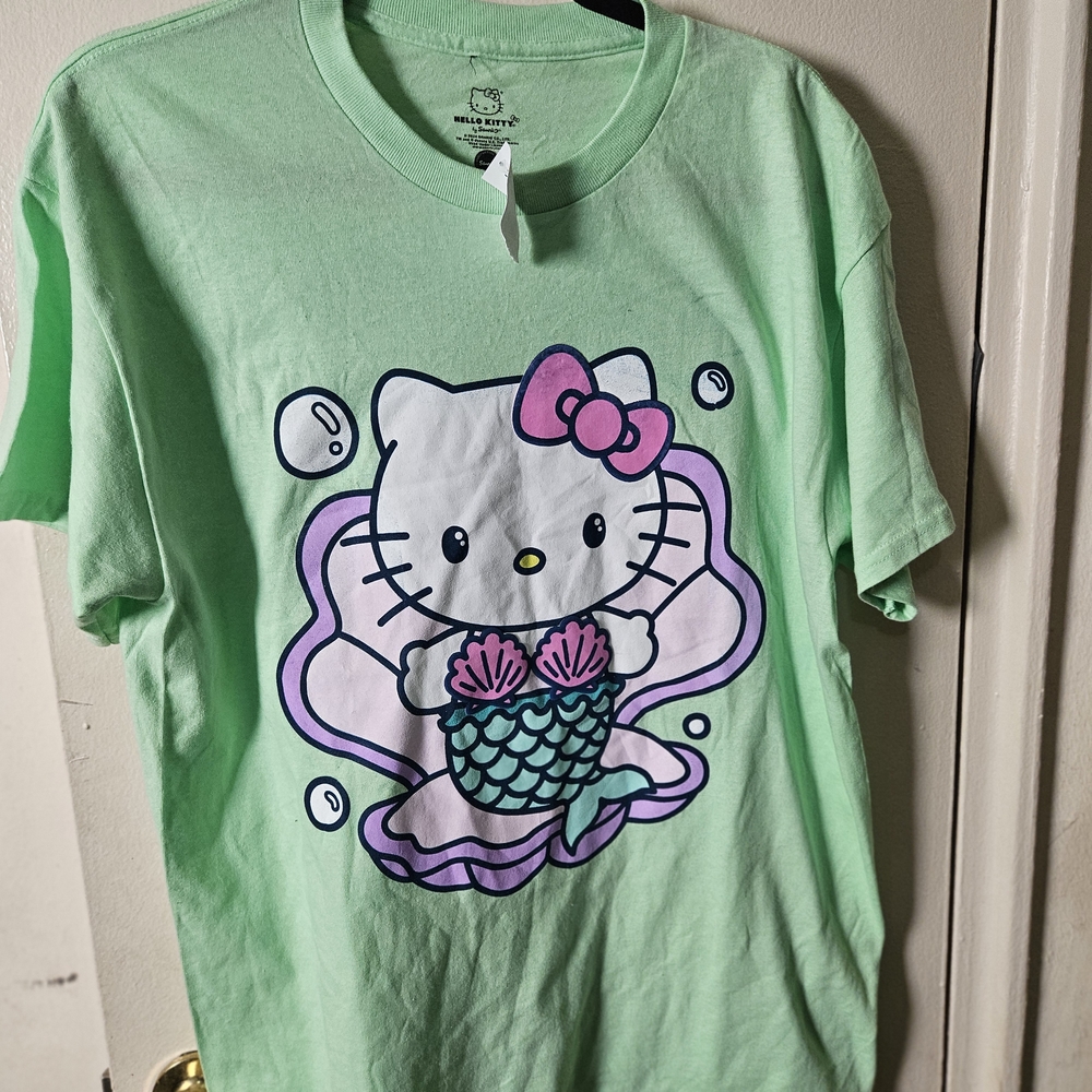 Hello Kitty Green  T-Shirt - Picture 8 of 15
